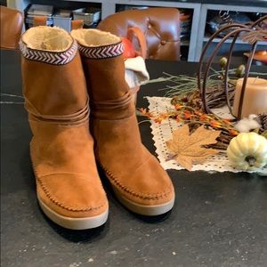 TOM’S suede Boots 9.5